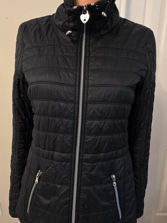 Guess Jackets & Blazers - Guess Packable Quilted Lightweight Puffer Jacket — Size S / CH / P